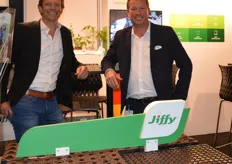 Dennis Colpa en Marcel Weering van Jiffy brachten diverse soorten substraat mee naar Gorinchem.